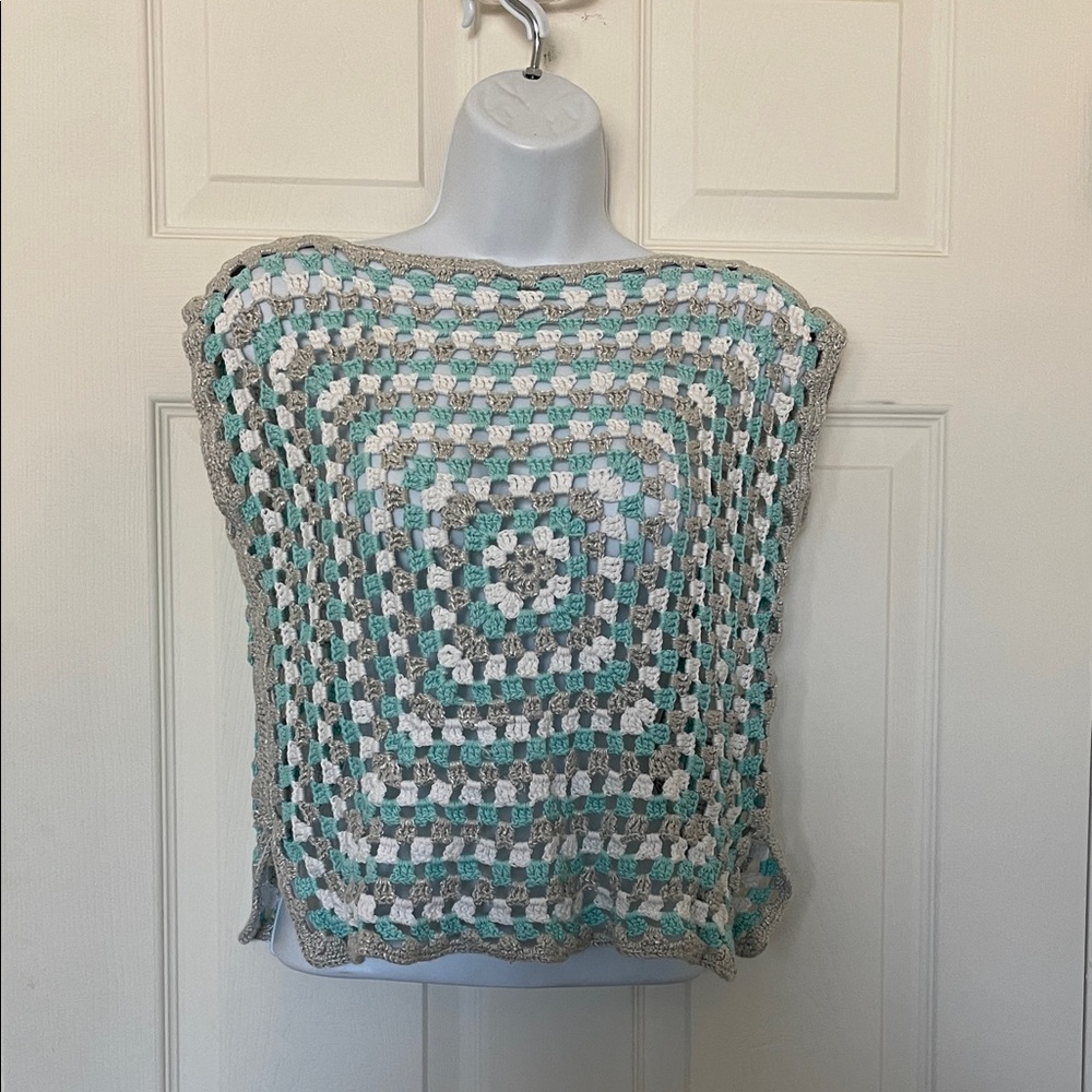 Crochet Square Pattern Top - Picture 2 of 5